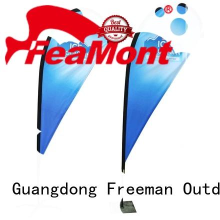 FeaMont palette advertising feather flags marketing in street